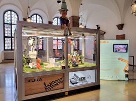 KUKA_Roboter-Puppenspieler_Rathaus Augsburg_2_WEB