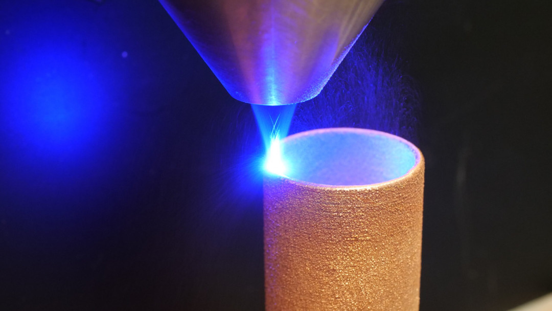 Additive Fertigung eines Kupferbauteils unter Einsatz blauer Diodenlaser. - © Laserline