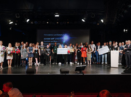 Gruppenfoto aller Sieger des IHK-Bildungspreises.