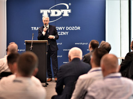 Herr Dipl.-Ing. Adam Pieńczuk, TDT, vertritt die Geschäftsführung mit seinem Eröffnungsvortrag.