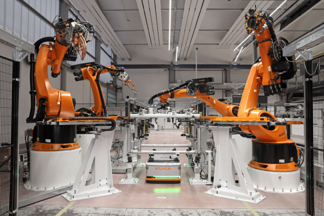KUKA_SmartProduction Center_KUKA Group_WEB