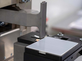Ultraschall ist als besonders materialschonendes Fügeverfahren ideal dazu geeignet, die dünnen Folien der Kathode und Anode reproduzierbar mit den Tabs dauerhaft zu verbinden.