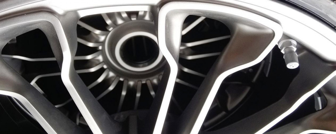 tire-2218533_1280_Christian Reselski_edited