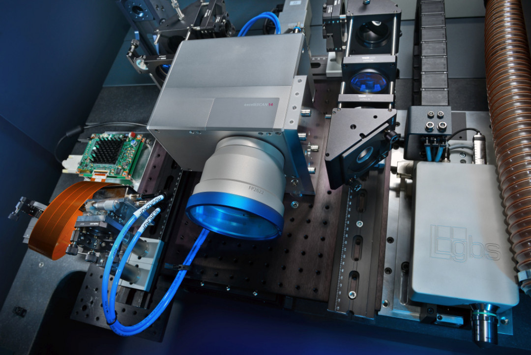 Im „Joint Application Lab“ von Hamamatsu und dem Fraunhofer ILT können Fertigungsprozesse mit einem scannerbasierten Prozesskopf mit integriertem Hochleistungs-SLM untersucht werden. - © Fraunhofer ILT, Aachen