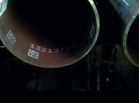 Data Matrix-Kennzeichnung von Stahlrohren mit dem REA JET DOD 2.0 Großschrift-Tintenstrahldrucker.