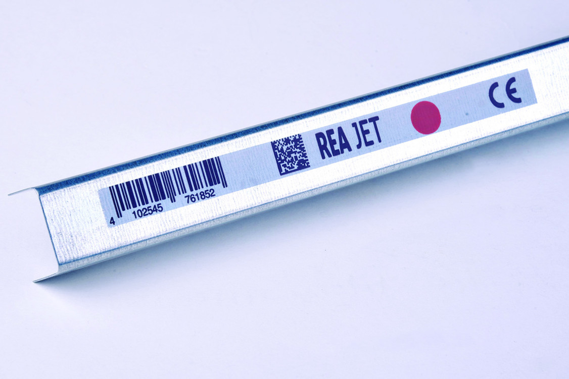 Das „Nass-in-Nass“-Druckverfahren mit dem REA JET HR Tintenstrahldrucker entwickelt leistungsstarke und kontrastreiche Beschriftungen und ermöglicht den Verzicht auf Etiketten. - © REA Elektronik GmbH