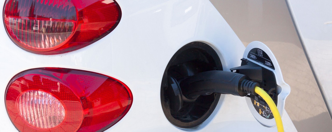 electric-car-734574_1280_Stefan Schweihofer