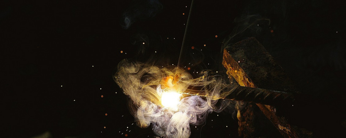 dark-2600169_1280_StockSnap