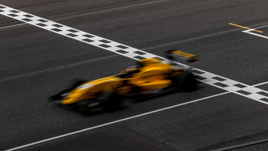 1 F1car-yellow_Avigator Fortuner_Shutterstock_2172891791_WEB