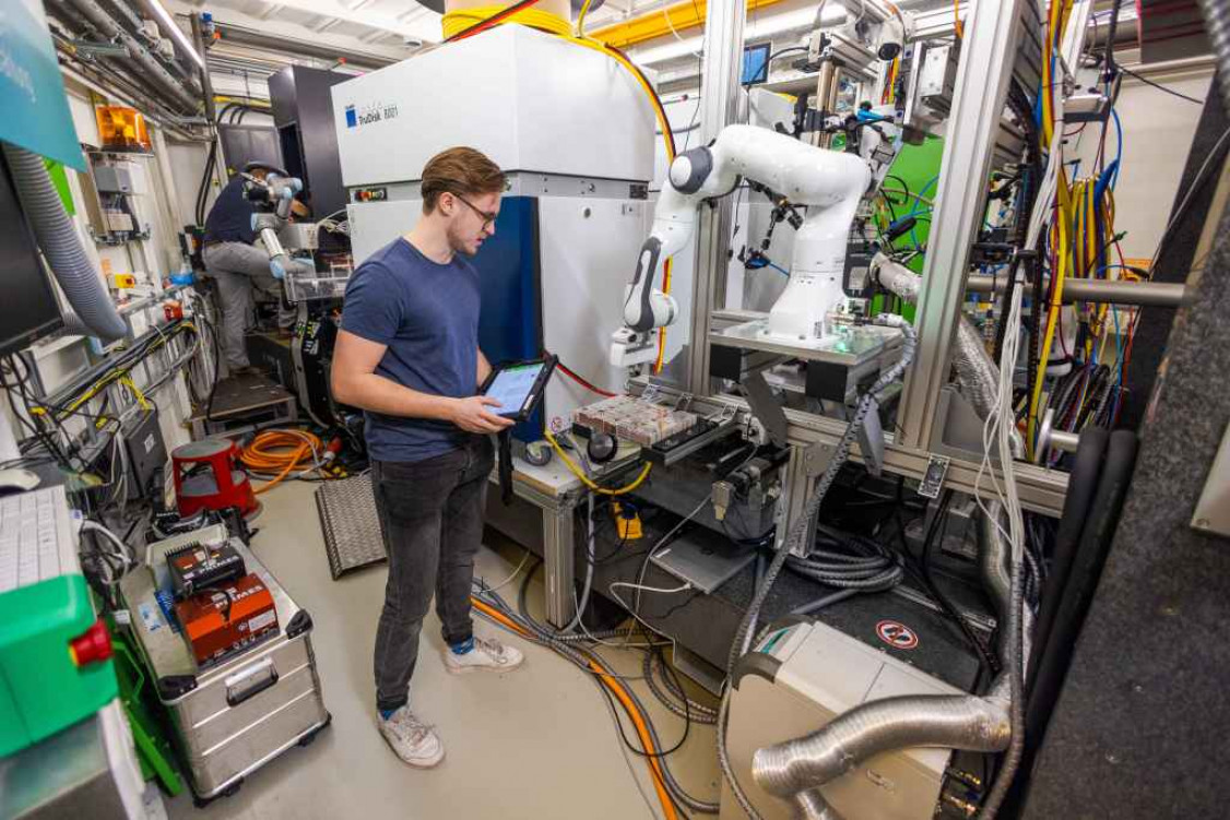 TRUMPF und das Fraunhofer ILT haben an einem Teilchenbeschleuniger des Deutschen Elektronen-Synchrotron (DESY) in Hamburg Untersuchungen zum Laserschweißen durchgeführt. - © TRUMPF