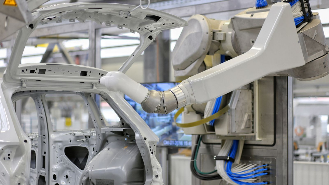 Duerr_7-axis-robot_2021_1600x900_72dpi_DUERR