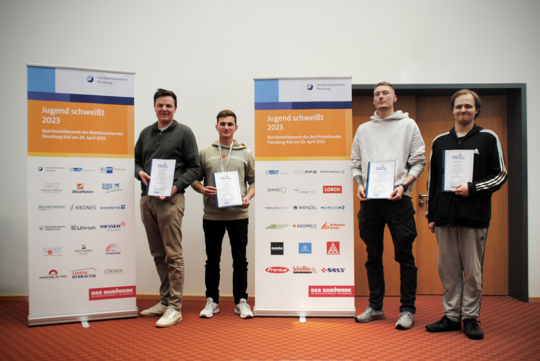 Die vier Sieger des Wettbewerbes Jugend schweißt des Bezirksverbandes Flensburg-Kiel - © Bezirksverband Flensburg-Kiel