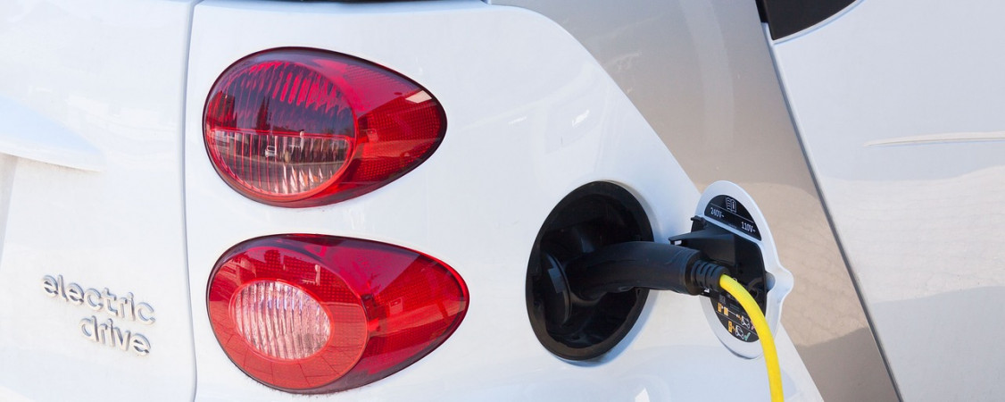 electric-car-734573_1280_Stefan Schweihofer