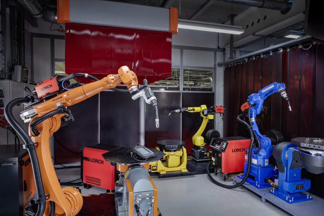 Der neue Brenner und die Komplettpakete von Lorch sind mit allen gängigen Roboteranlagen kompatibel. - © LORCH