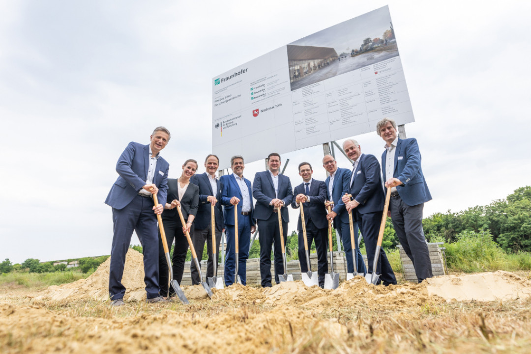 Spatenstich für das neue Institutsgebäude des Fraunhofer ZESS-2_WEB