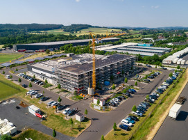 : Mehr Platz, moderne Ausstattung: Die Baumaßnahmen in der Landeszentrale von Fronius Deutschland in Neuhof-Dorfborn haben bereits begonnen. Hier entstehen 1.265 Quadratmeter Nutzfläche sowie Büros für 82 Mitarbeitende.