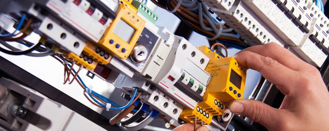 electric-4198293_1280_ Harry Strauss