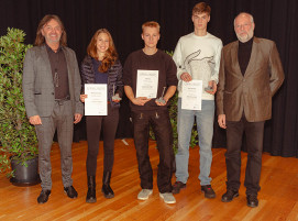 Gruppenfoto der Sieger Fachrichtung Metallgestaltung (von li nach re): Willi Seiger, Nina Buschmeier, Loki Frey, Jakob Zengeler, Michael Stratmann.