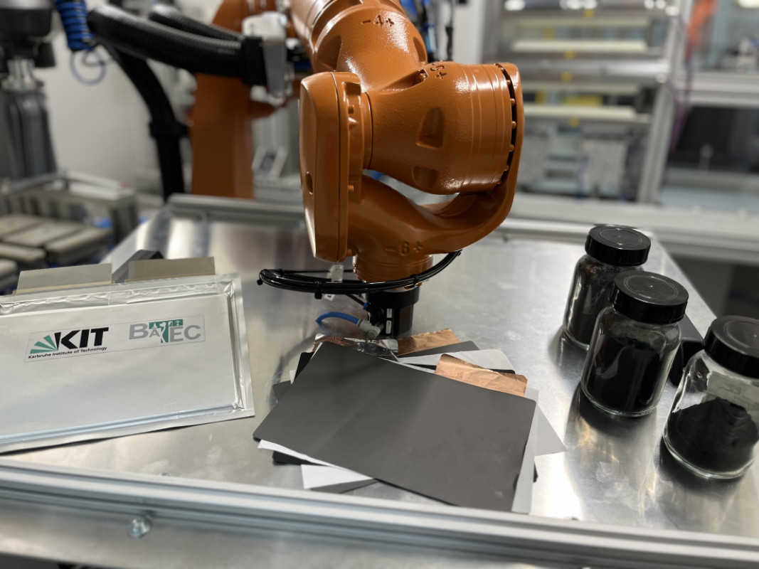 2023_098_Rueckgewinnen statt schreddern Batterien effizienter recyceln_WEB