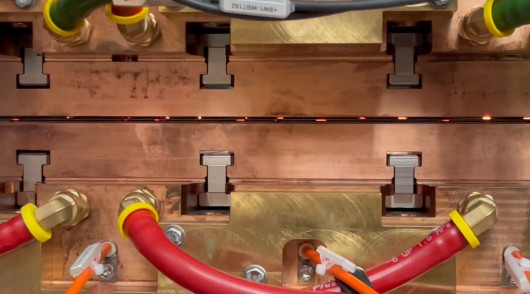 8086.Foto4_Schweissung von 38 Buckel in einem Hub