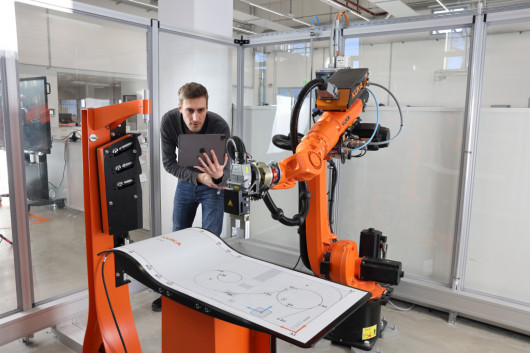 KUKA_MixedReality_300_dpi_Press _4__WEB