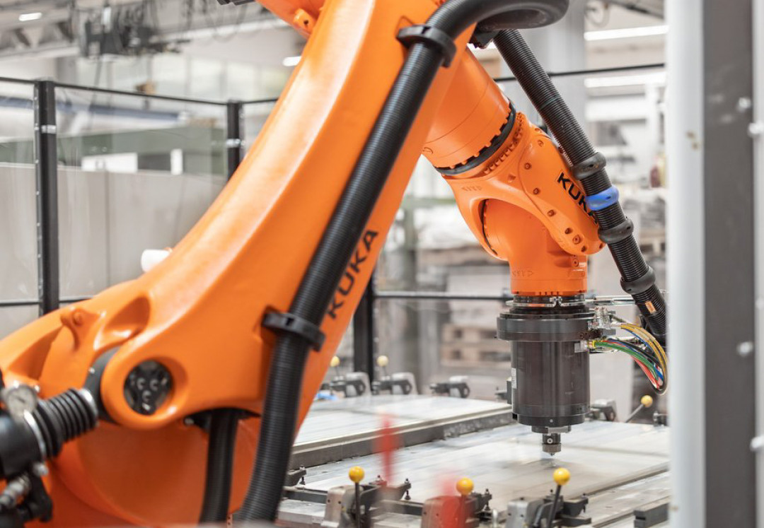 Roboterbasiertes Friction Stir Welding unter Zuhilfenahme eines 6-Achs Industrieroboters für einen hochflexiblen Einsatz und komplexe Geometrien. - © KUKA Deutschland GmbH