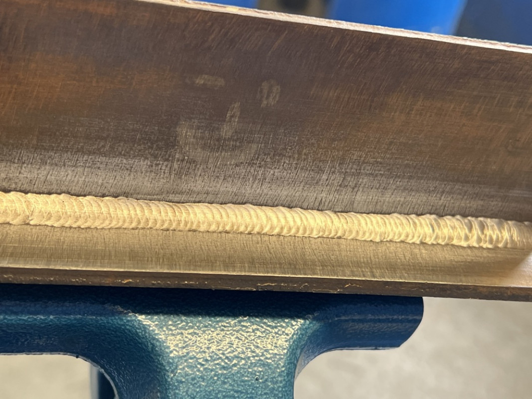 item AB Roboterschweißzelle Bild 5_WEB