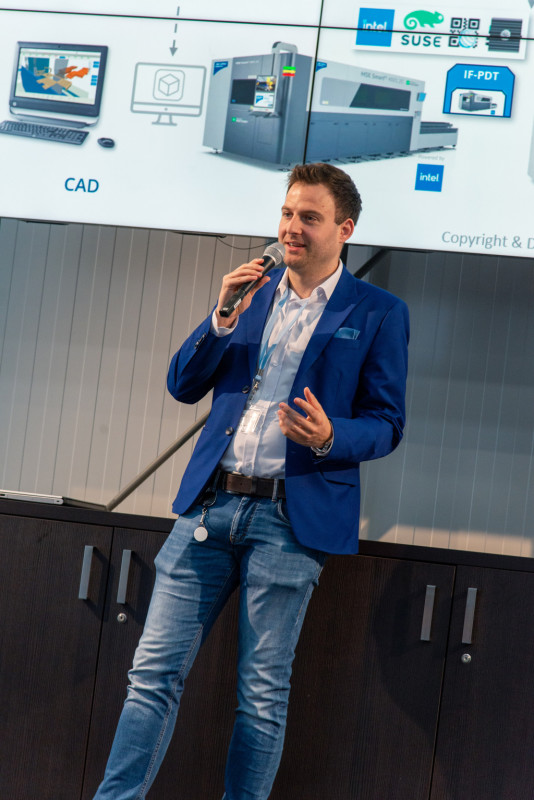 002-Open Source Summit-BW_WEB