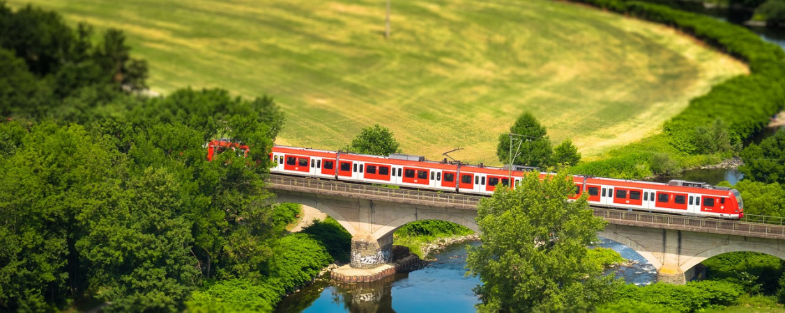 train-4351325_1280_ Thomas