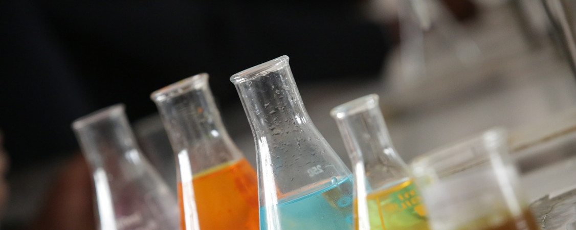 chemistry-3533039_1280_ deepakrit