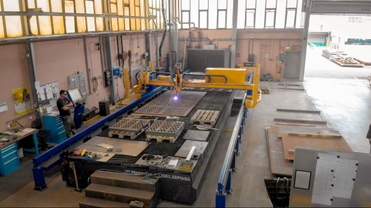 4-Platzsparender-Laser-Gigant-für-innovative-Produkte-im-Einsatz