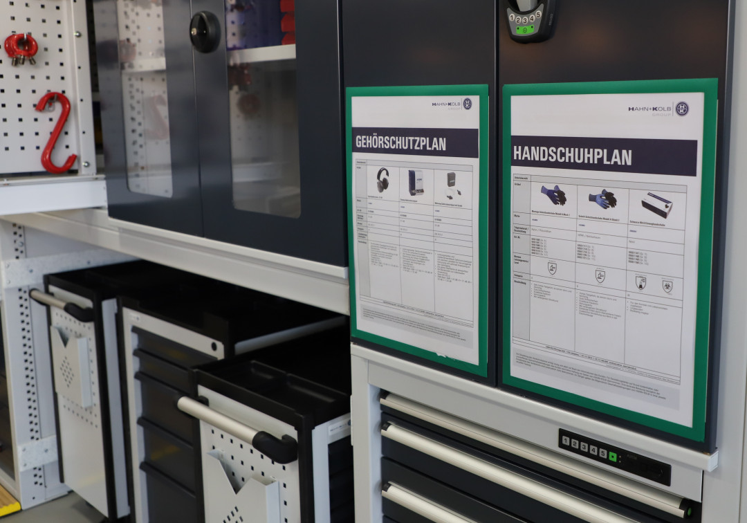 01_HahnKolb_PSA_Manager_Aushang