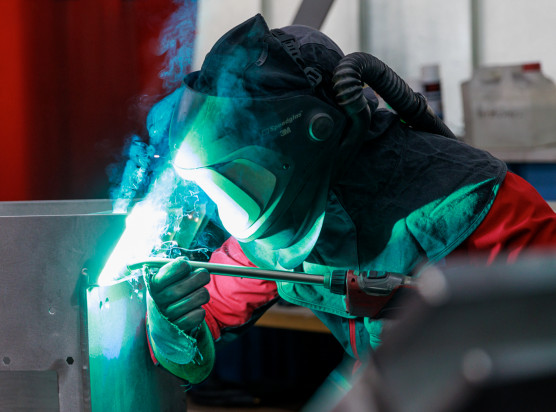 MIG weld layer on an aluminum housing