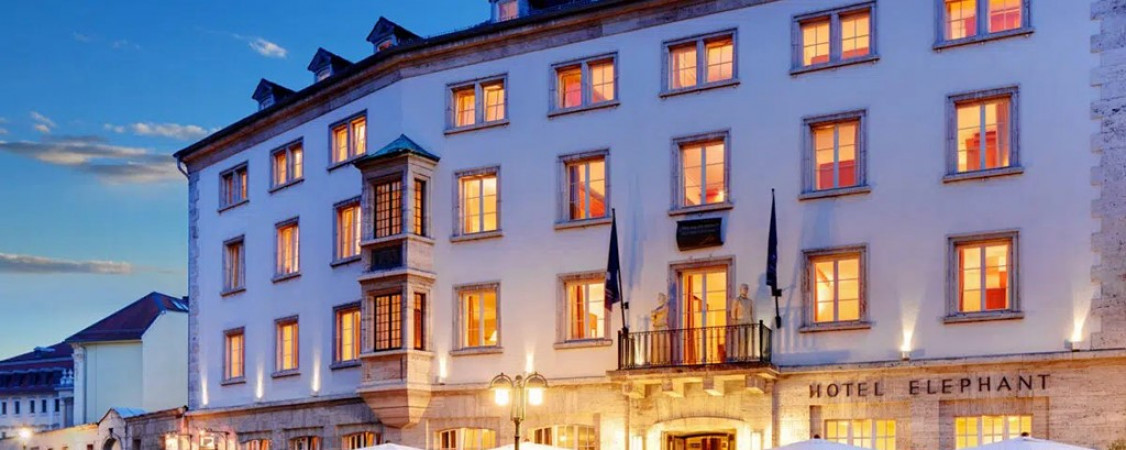 HotelXElephantXWeimar_MarktansichtXabendsX-1200x918