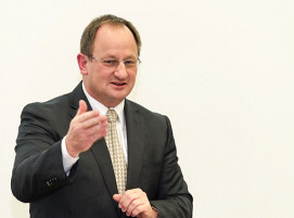 Professor Dr.-Ing. Steffen Keitel