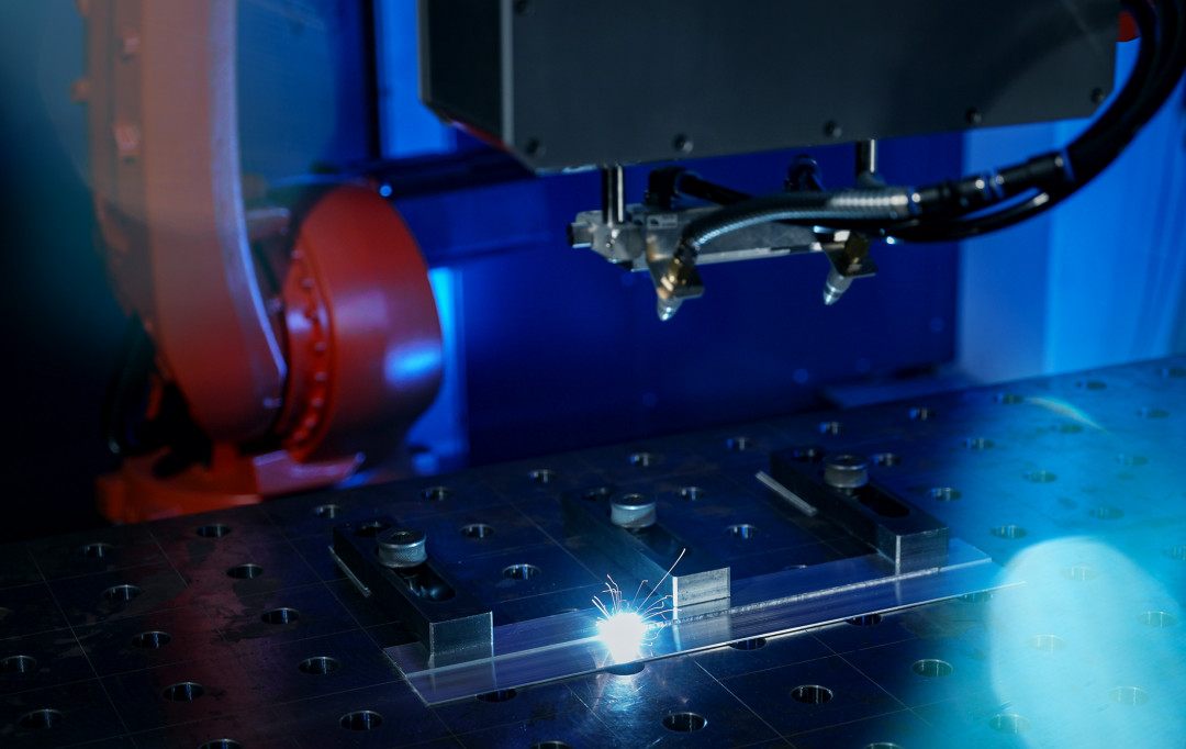 OTC-Seam-Inspection-Laser-Welding-Blackbird-300dpi