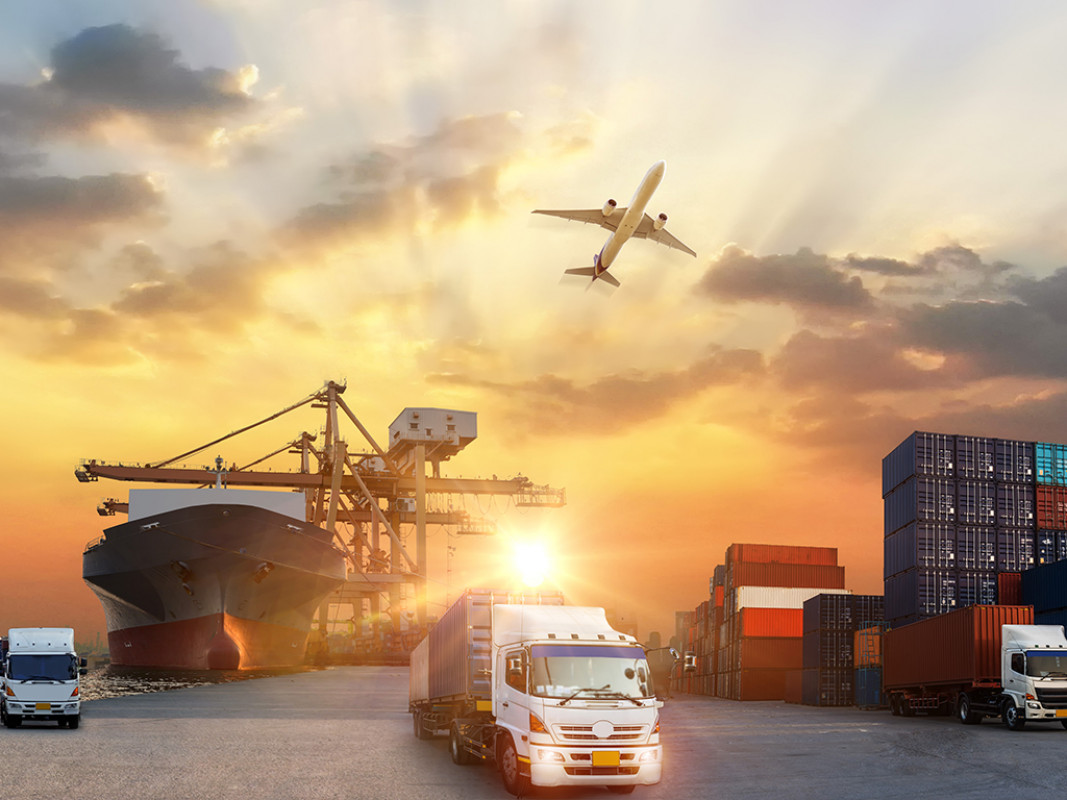 AdobeStock_Travel mania