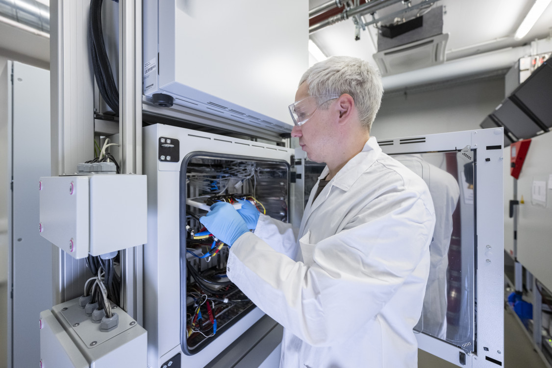 25-13-PI-Fraunhofer-IWS-30000-Batterie-Zukunft-Picture-01