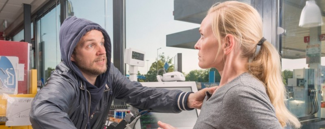 tankstelle_gewalt__dguv_wolfgang_bellwinkel_04_lightbox_large_800