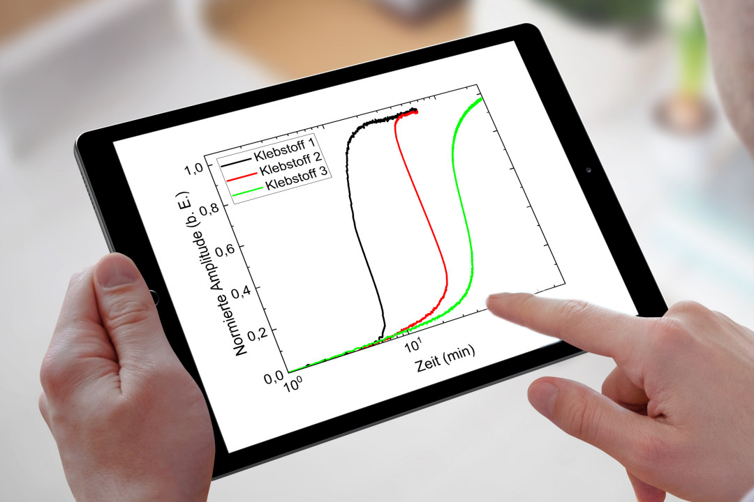 SKZ-PM_Klebstoff_Aushaertung