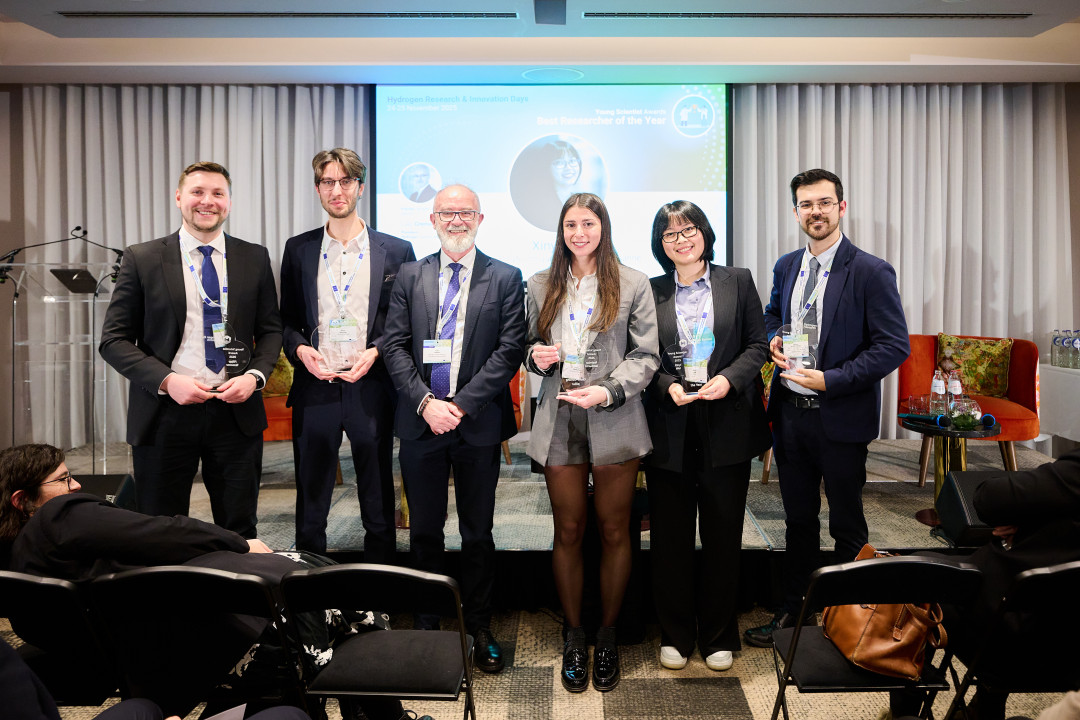 Hydrogen Europe Research President Luigi Crema and 2025 Young Scientist Award winners