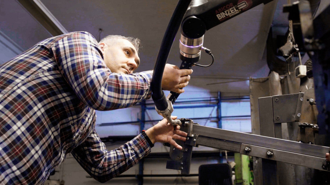 Teaching with the iBOTone is incredibly easy - © Alexander Binzel Schweisstechnik GmbH & Co. KG