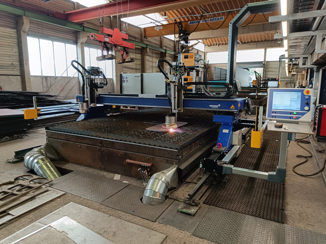 Die neue MultiTherm mit zwei HiFocus 280ineo bei Grosschädl Stahl - © Messer Cutting Systems