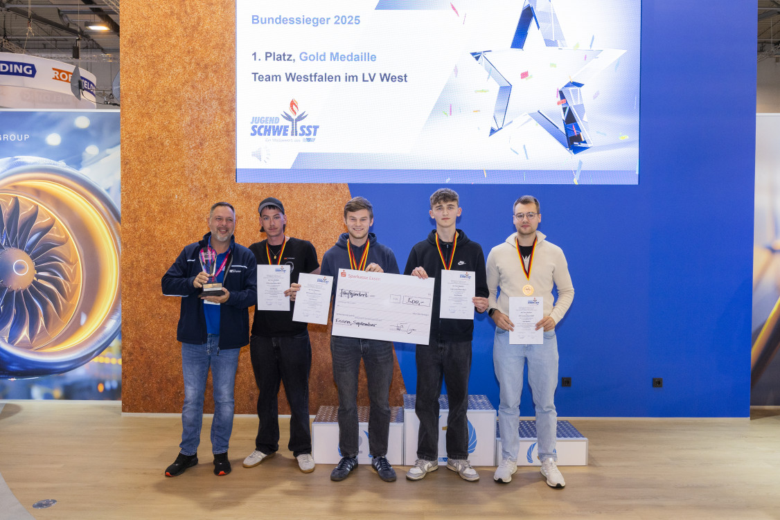 Preisverleihung bei „Jugend schweißt“ auf der Messe SCHWEISSEN & SCHNEIDEN 2025 - © Lichtschacht - Studio für Fotografie Maisenhälder & Schwickerath GbR