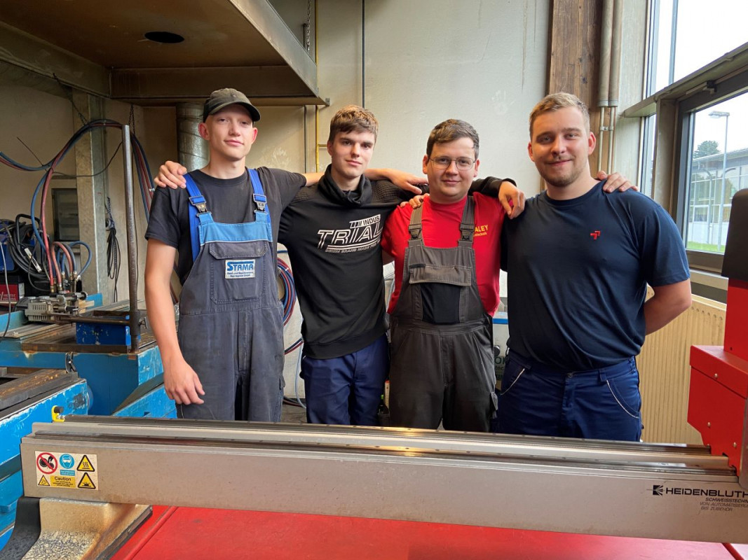 Lukasz Grzelak (2. v. r.) mit seinen Teamkollegen vom Landesverband Brandenburg. - © hwk-ff.de/Michael Thieme