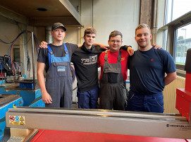 Lukasz Grzelak (2. v. r.) mit seinen Teamkollegen vom Landesverband Brandenburg.