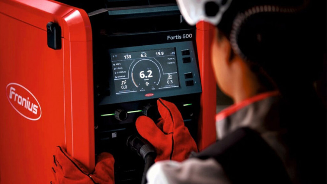 The visualization function on the Fortis makes life easier for the less-experienced welder. - © Fronius International GmbH