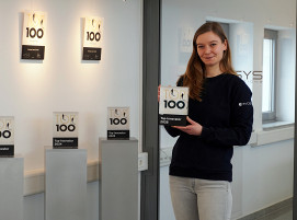 Marie Schafnitzl, authorized signatory at Evosys Laser GmbH, receives the “Top Innovator 2026” award