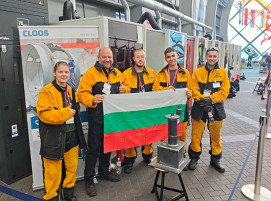 Das bulgarische Team bei der Young Welding Competition mit Katrin Eftimova (links)