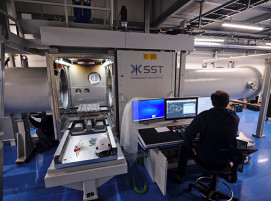 View of the welding system from Steigerwald Strahltechnik at CERN The precision welding system from Steigerwald Strahltechnik in use at CERN for the production of beryllium vacuum tubes for the LHC
